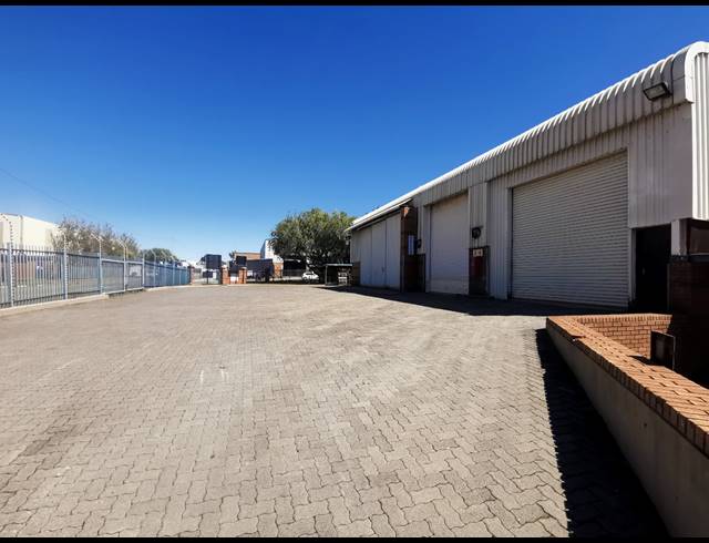10,786M² FACTORY TO LET IN JET PARK